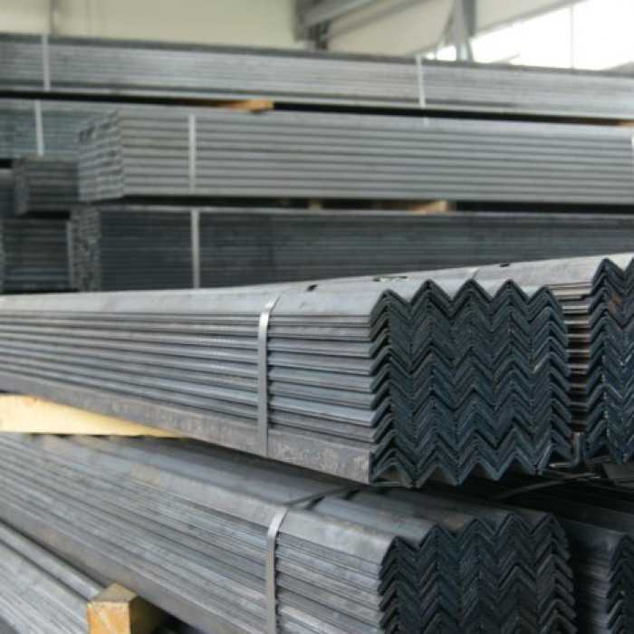 Уголок горячекатаный равнополочный 90х90х6 мм 12 м